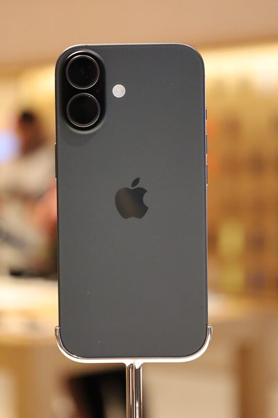 iPhone 16/17