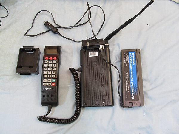Cellular 'bag phone'