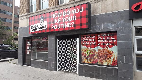 Smoke's Poutinerie opens in Toronto