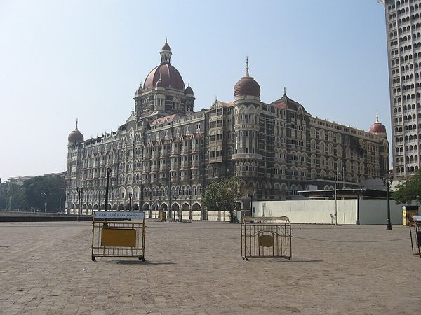 Mumbai terror attacks kill over 160 people