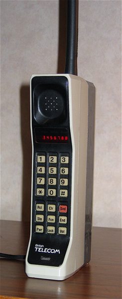 Motorola DynaTAC 8000X car/brick phone