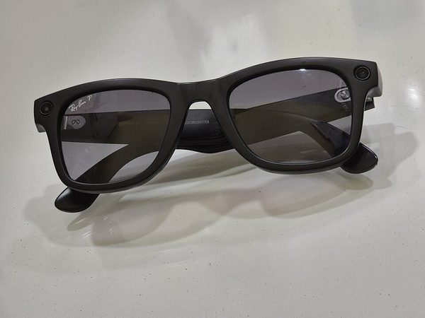 Ray-Ban Meta / smart glasses