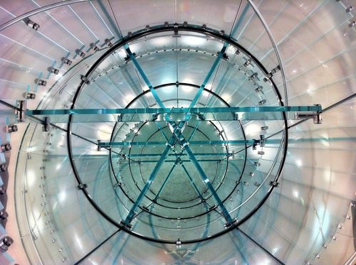 Apple opens its first retail stores