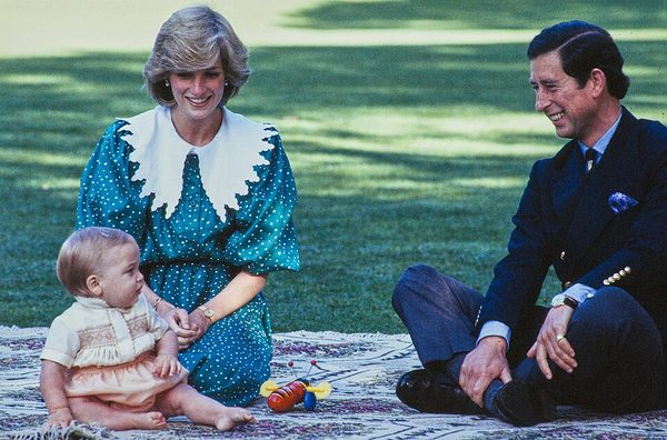 Charles and Diana announce their separation