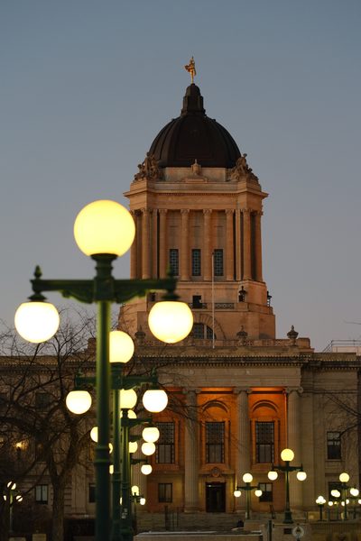 The Meech Lake Accord collapses after Manitoba MLA Elijah Harper blocks its ratification (June)