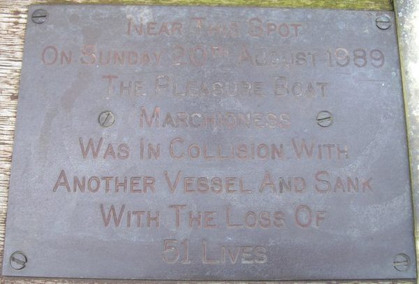 Marchioness riverboat disaster kills 51 on the Thames