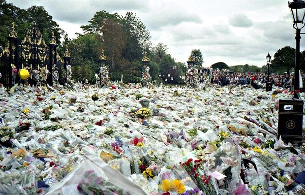 Princess Diana dies in a Paris car crash