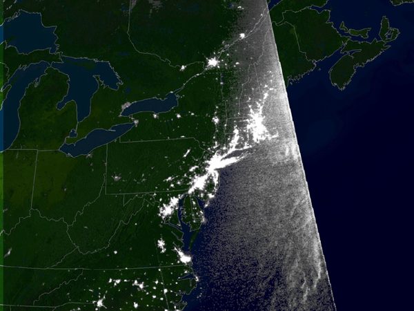 The Northeast Blackout of August 14 leaves 10 million people in Ontario without power for days.