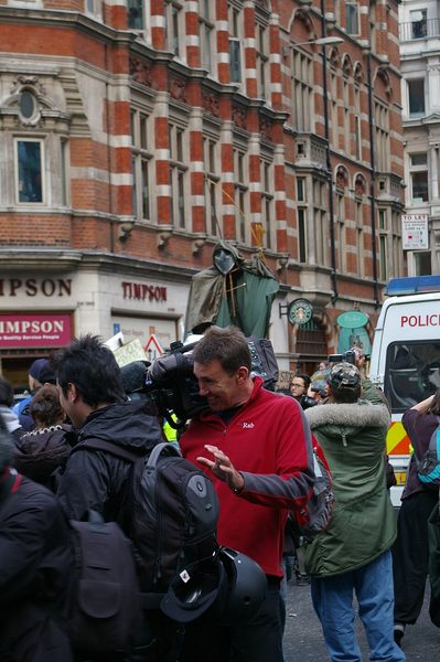 Ian Tomlinson dies at the G20 London protests